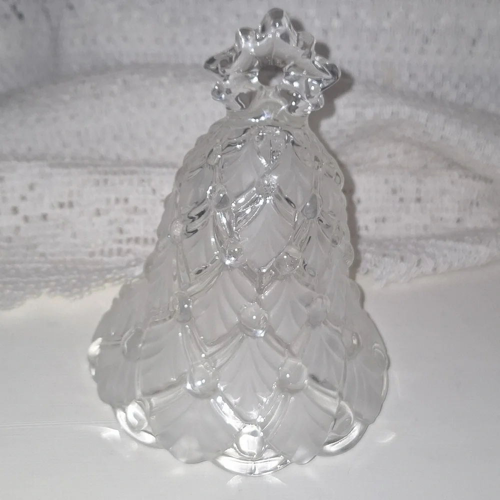 Mikasa Winter Dreams Crystal Bell Frosted Satin Christmas Tree 5.5